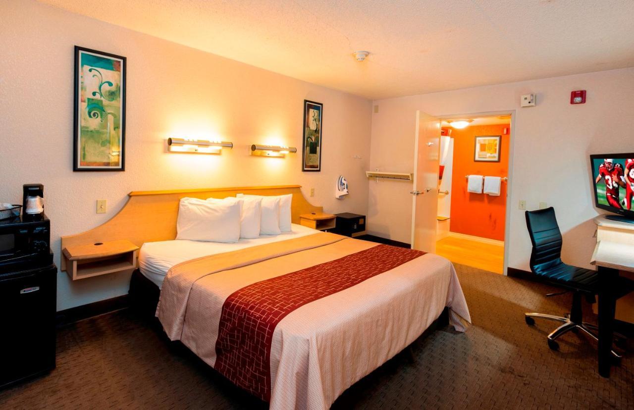 Red Roof Inn Buffalo - Hamburg/ I-90 Exterior photo
